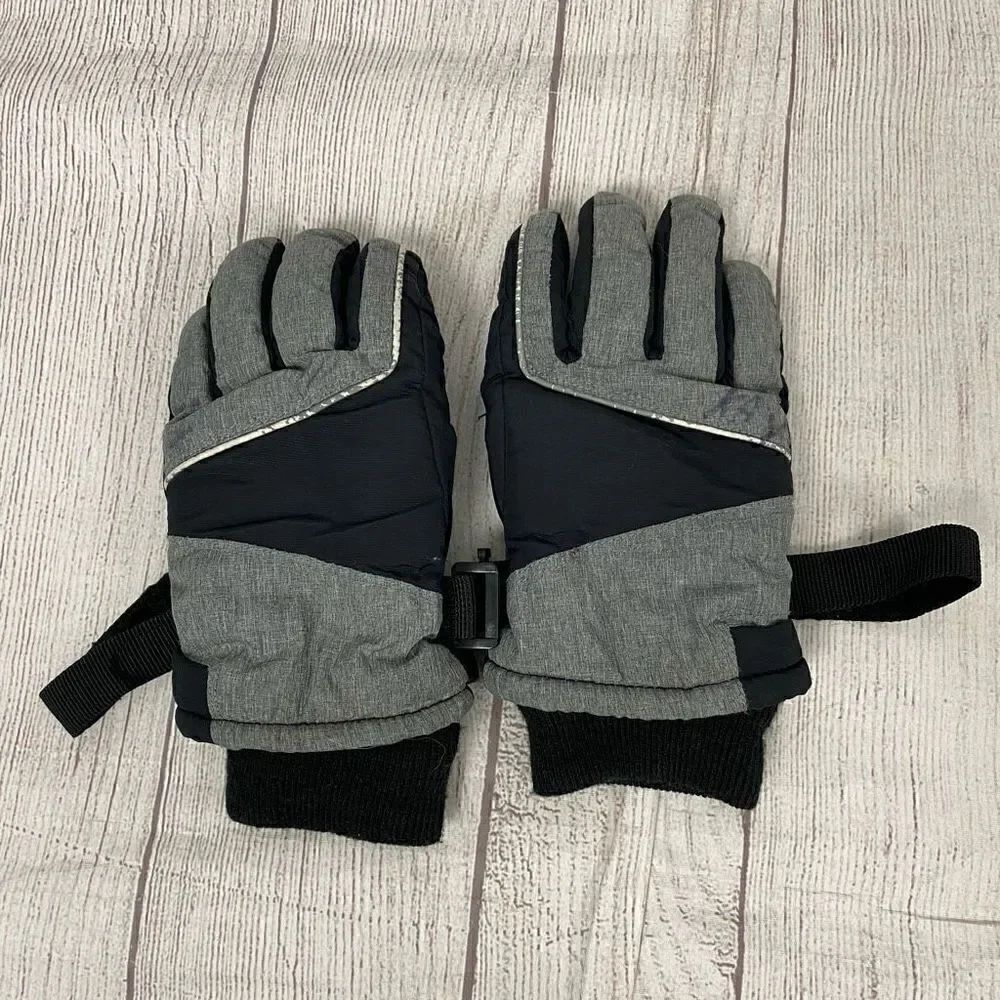 3M Thinsulate insulated youth snow gloves grey & black